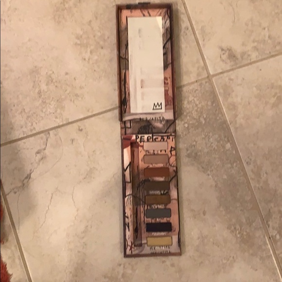 Urban decay eyeshadow palette - Picture 2 of 3